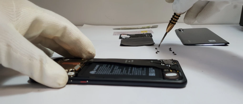 Smartfon w naprawie